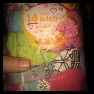 Girls tagless briefs
